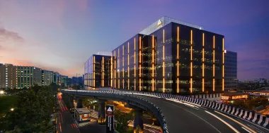 Embassy REIT: Commonwealth Bank of Australia को 8 Lakh Sq Ft Lease