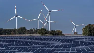 भारत के Renewable Sector को 2030 तक Rs 32 Lakh Cr चाहिए: IREDA