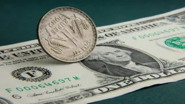 रुपया Record Low 84.87/Dollar पर