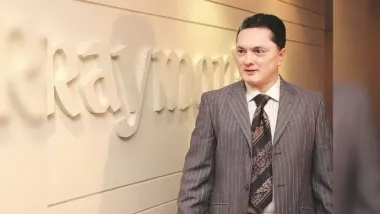 Raymond Lifestyle: Demerger के बाद Listing, Lower Circuit लगा