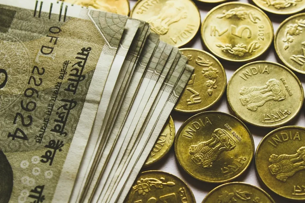 Rupee Gains 8 Paise to 83.89 Against US Dollar Amid Positive Domestic Equities