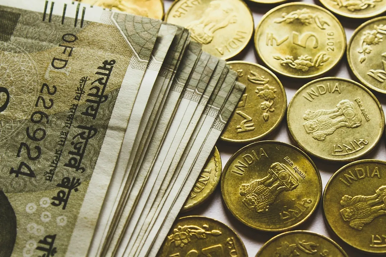 Rupee Gains 8 Paise to 83.89 Against US Dollar Amid Positive Domestic Equities